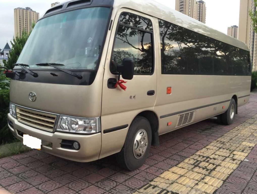 旅游大巴逃生門的正確使用方法以及逃生工具