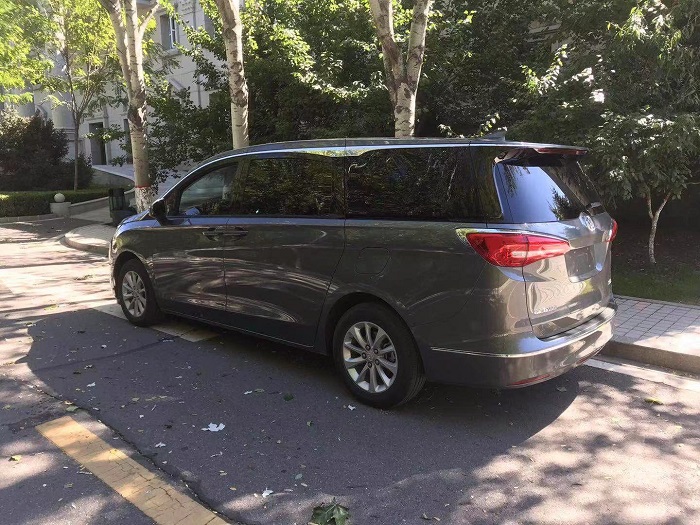 別克商務(wù)車(chē)